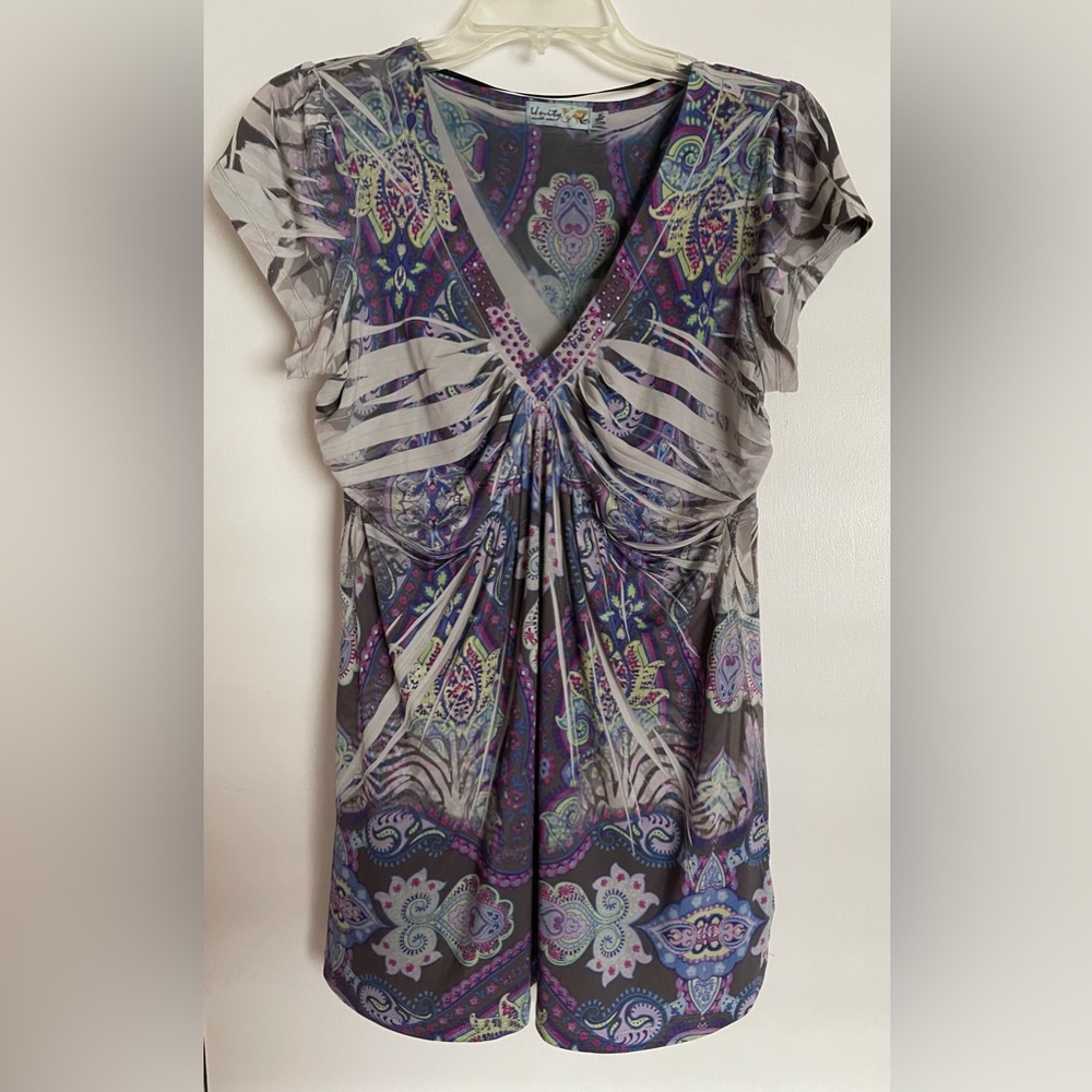 Unity World Wide Beautiful Pattern And Bling Shir… - image 1